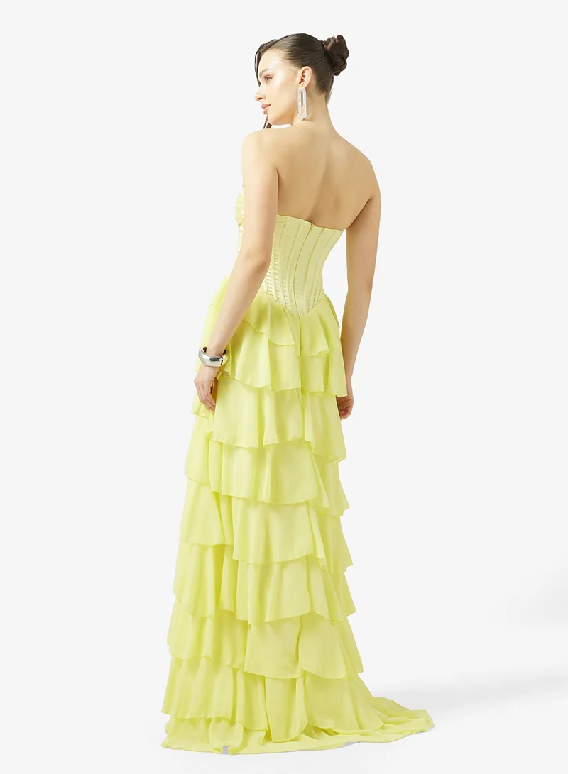 جينجر بوتيك فستان سهرة بياقة قلب وخصر ضيق وتنورة واسعة